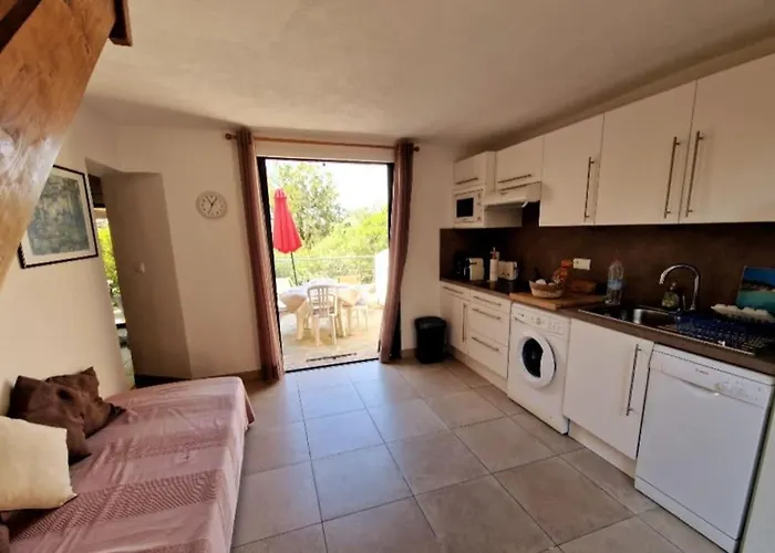 Petit Nid Douillet A Deux Pas De Santa Giulia * Porto-Vecchio (Corsica)